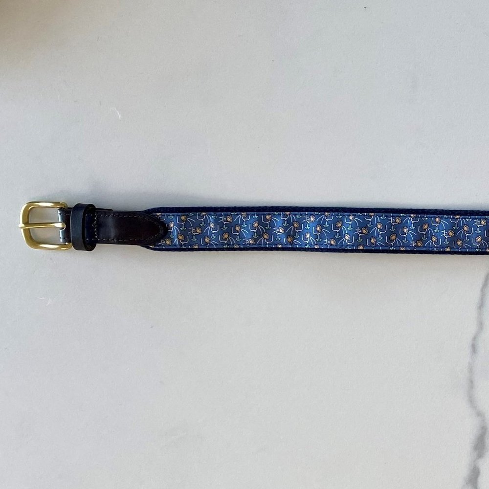 EUC Vineyard Vines Boys Football Belt Sz 26